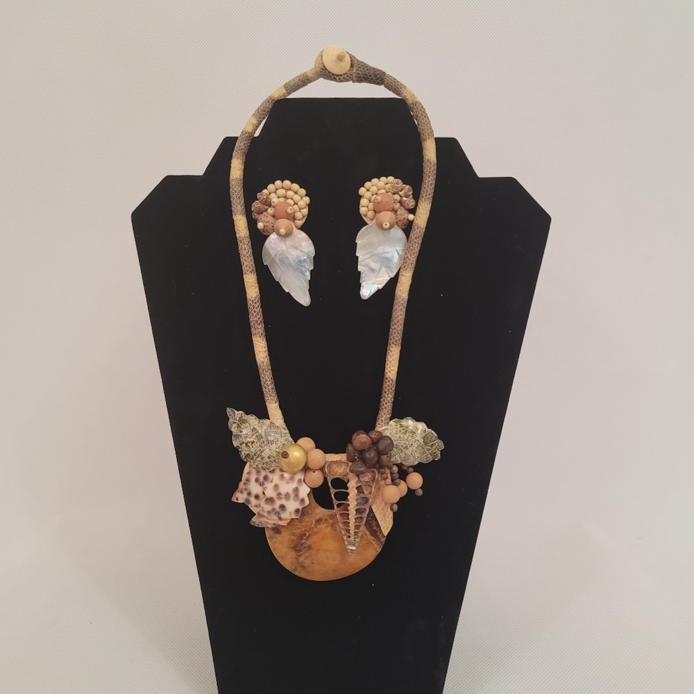 Multi shell necklace and earrings